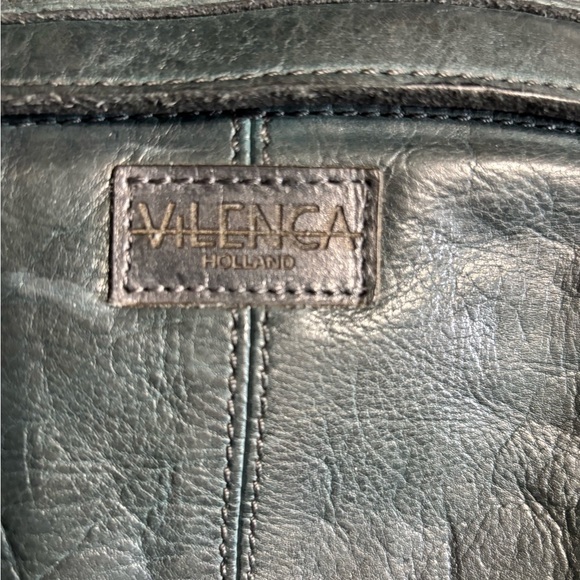 Vilenca Holland Leather crossbody with adjustable straps made in India - Picture 7 of 10